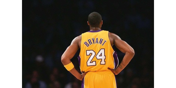 La familia de Kobe Bryant se puso camisetas para ingresar al Salón de la Fama